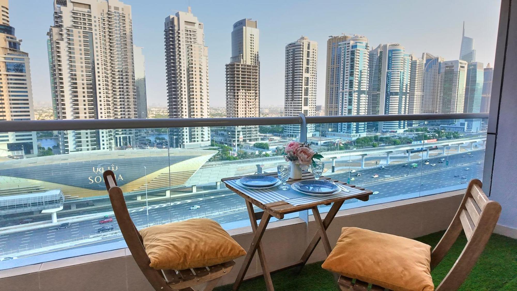 Spacious 2 Bed Apt At Marina High Floor Дубай Экстерьер фото