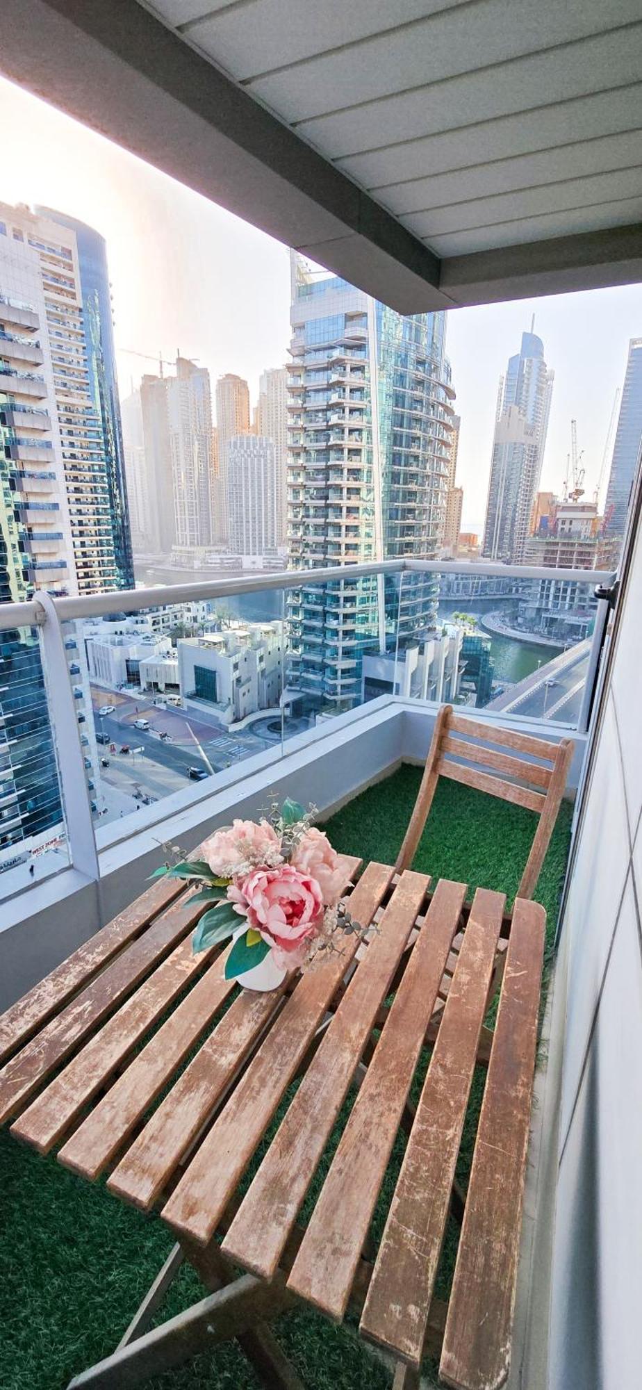 Spacious 2 Bed Apt At Marina High Floor Дубай Экстерьер фото
